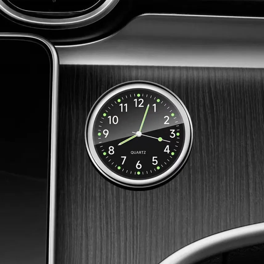 Hochwertige Quarzuhr fürs Auto