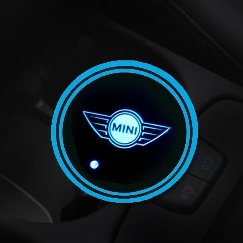 Heißer Sale 🎁50% RABATT 🎁7-farbige LED-Auto-Logo-Becherhalter mit Beleuchtung (1 Paar)