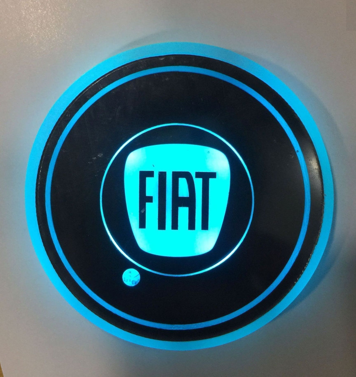 Heißer Sale 🎁50% RABATT 🎁7-farbige LED-Auto-Logo-Becherhalter mit Beleuchtung (1 Paar)