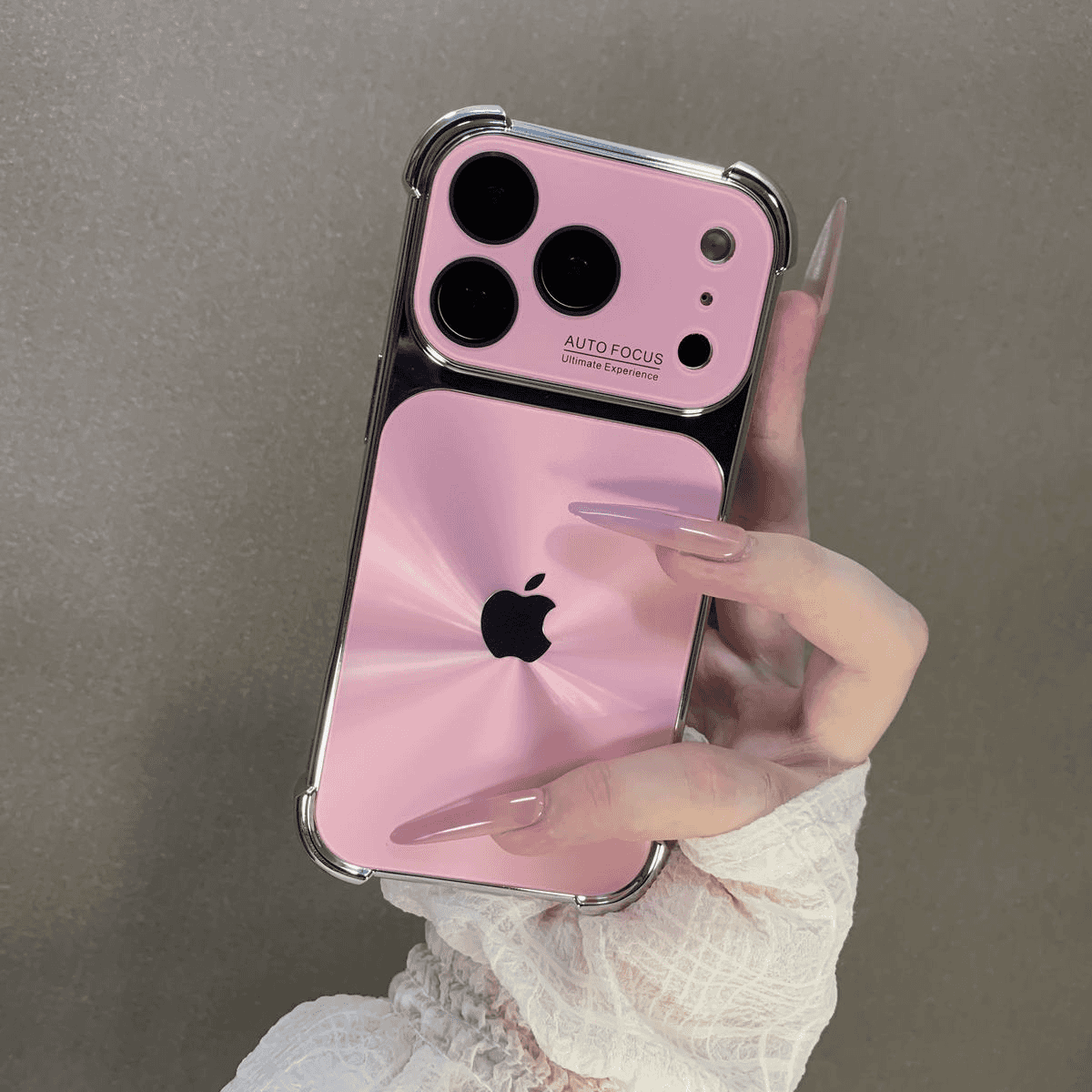 Stoßfeste Handyhülle in voller Größe mit KI-Taste und CD-Muster für die iPhone-Serie