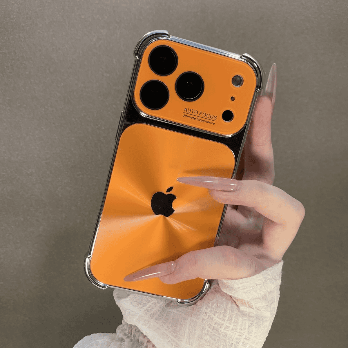 Stoßfeste Handyhülle in voller Größe mit KI-Taste und CD-Muster für die iPhone-Serie