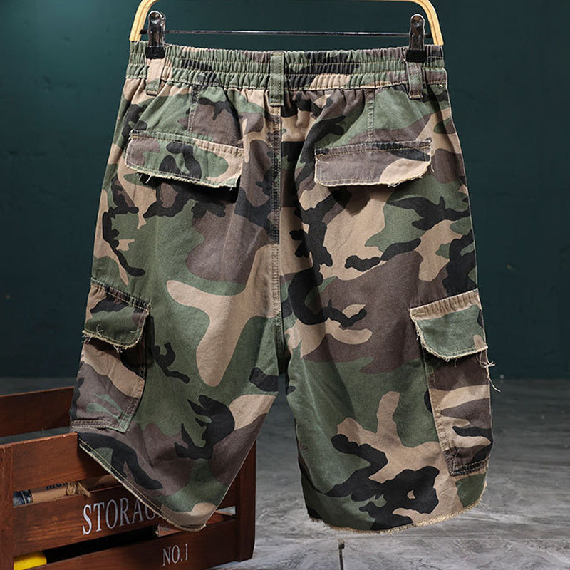 💎 Herren Cargo-Shorts in Camouflage mit Nieten – Ripped-Design, goldene Nietenakzente & Utility-Stil mit vielen Taschen